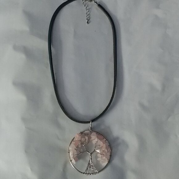 NWOT Tree Of Life Necklace - Picture 2 of 4